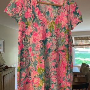 EUC Lilly Pulitzer tee